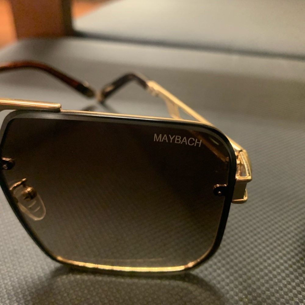 Maybach - Picture 3 of 7